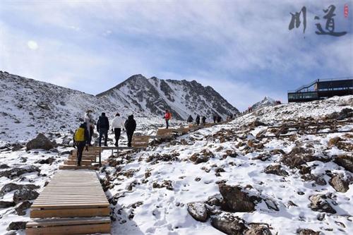 巴爾斯雪山旅游景區(qū).jpg